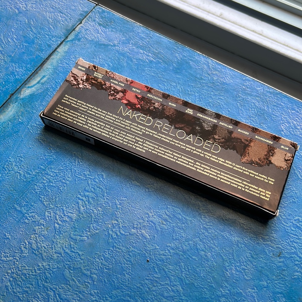 NAKED RELOADED by URBAN DECAY EYESHADOW PALLET - Picture 2 of 2